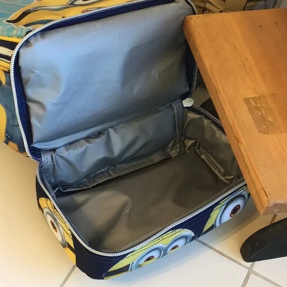 ‘Minions’ 2-Level Insulated Lunch Bag (#4) - Picture 6 of 10